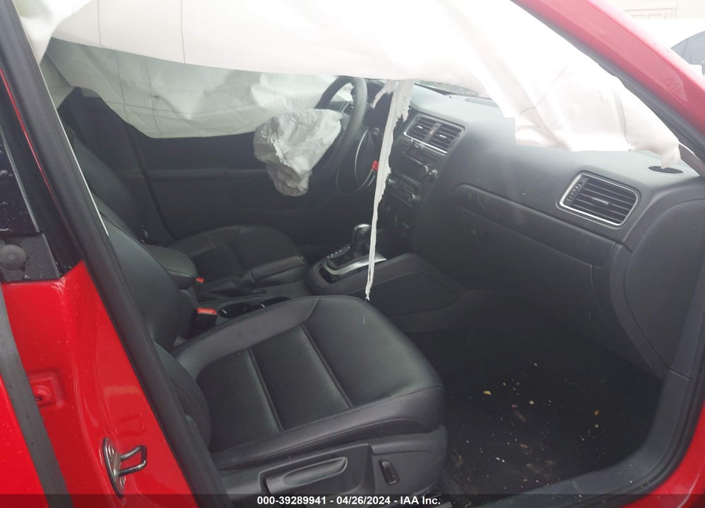 2014 VOLKSWAGEN JETTA 1.8T SE VIN: 3VWD17AJ3EM424885