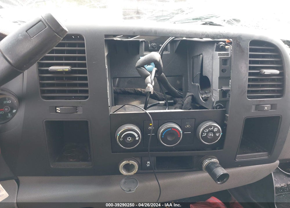 2012 CHEVROLET SILVERADO C1500  LS VIN: 3GCPCREA5CG298640