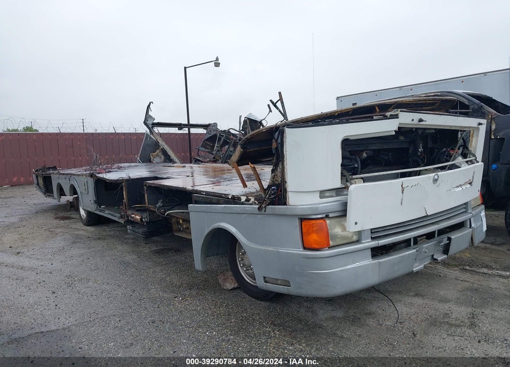 1998 CHEVROLET P30 VIN: 1GBLP37J7W3312658