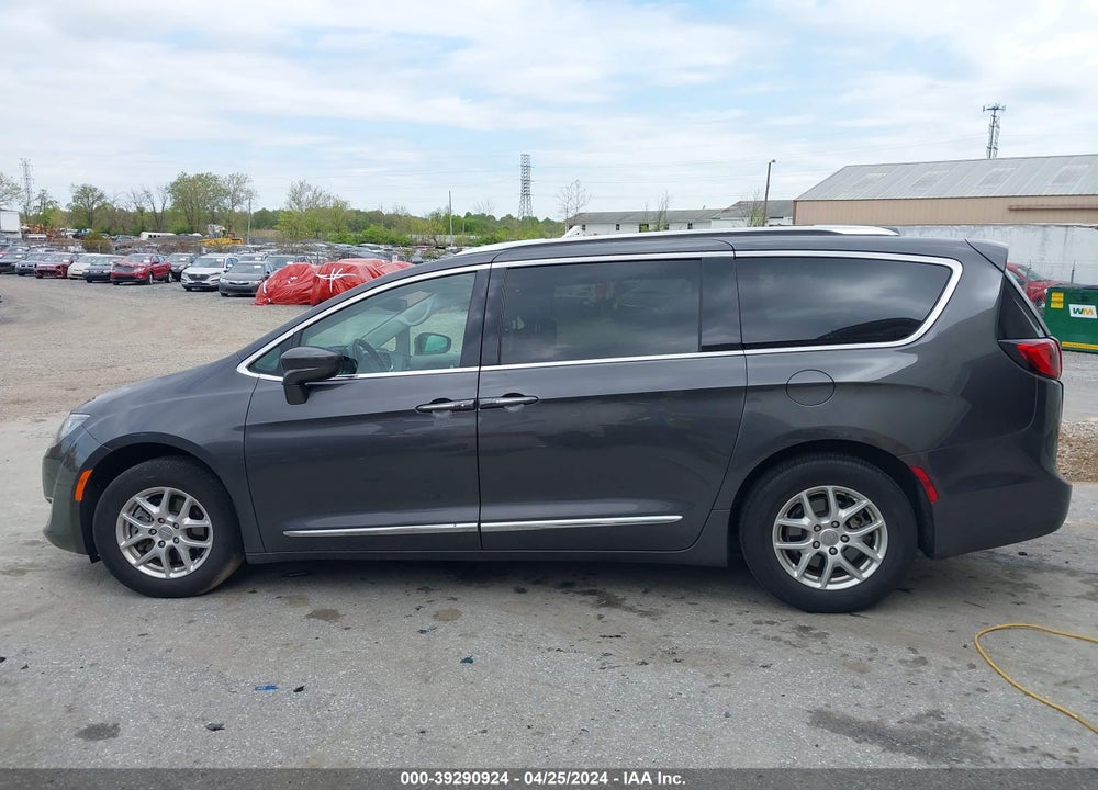 2020 CHRYSLER PACIFICA TOURING L VIN: 2C4RC1BG2LR237811
