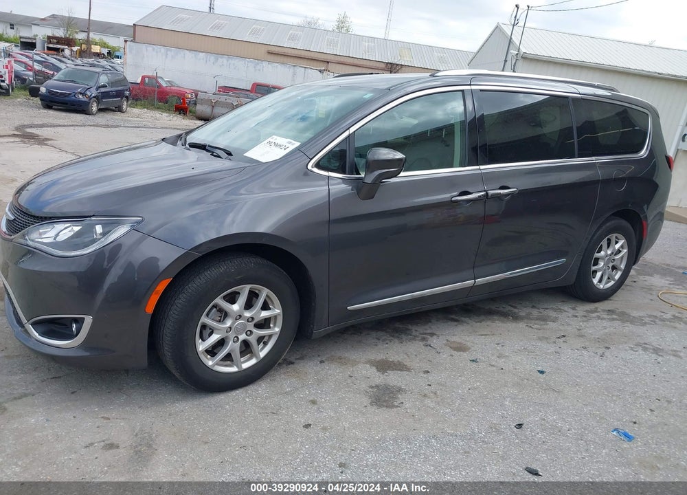 2020 CHRYSLER PACIFICA TOURING L VIN: 2C4RC1BG2LR237811