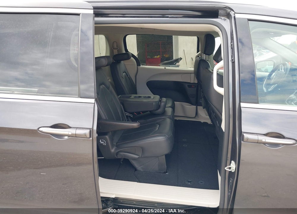 2020 CHRYSLER PACIFICA TOURING L VIN: 2C4RC1BG2LR237811