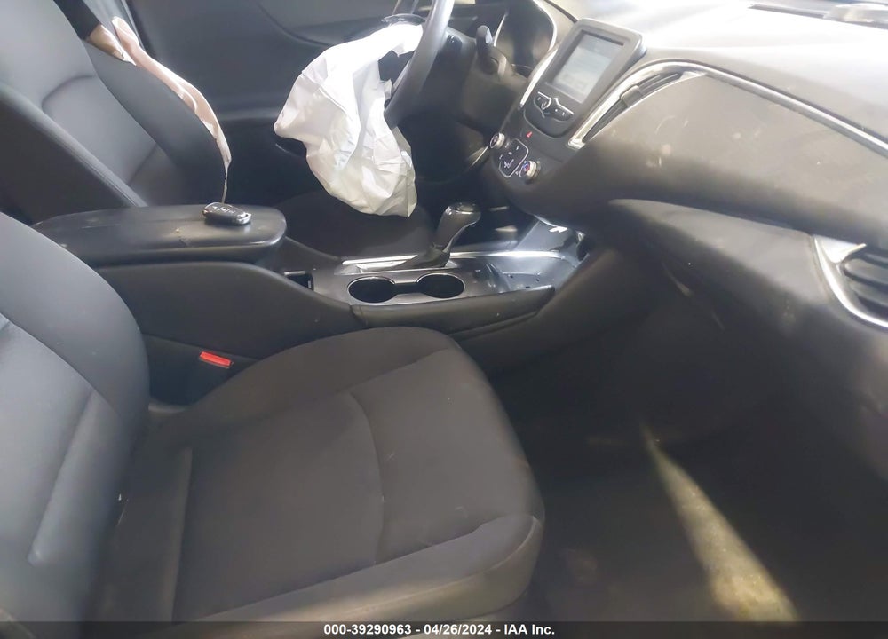 2018 CHEVROLET MALIBU LT VIN: 1G1ZD5ST7JF179984