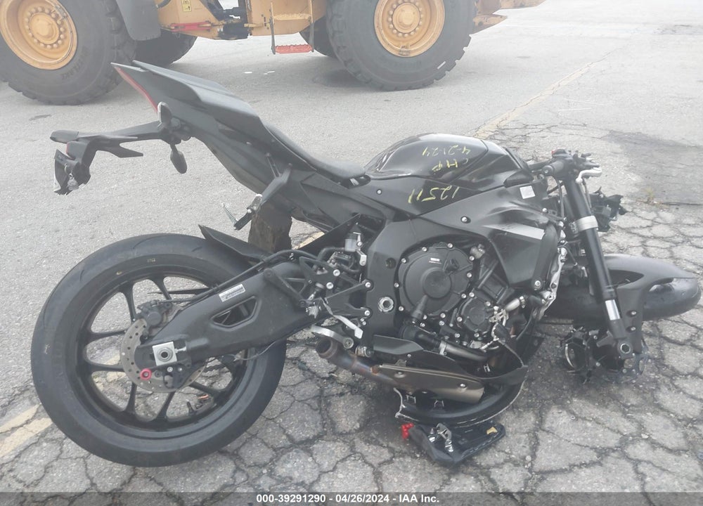 2024 YAMAHA YZFR1 VIN: JYARN66Y3RA001087