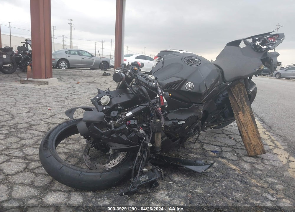 2024 YAMAHA YZFR1 VIN: JYARN66Y3RA001087