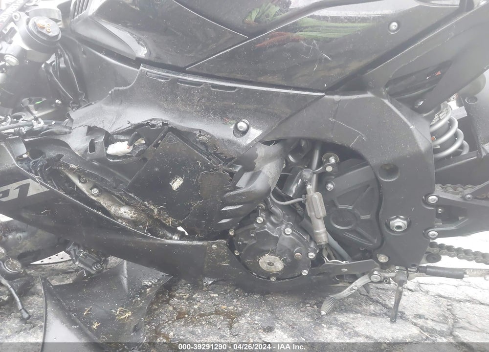 2024 YAMAHA YZFR1 VIN: JYARN66Y3RA001087