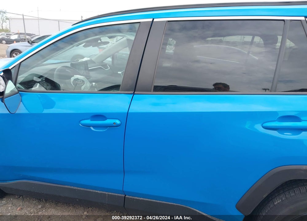 2021 TOYOTA RAV4 XLE VIN: 2T3P1RFV8MC144868