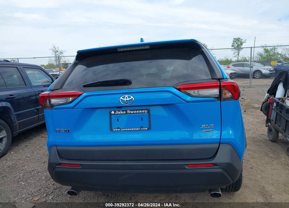 2021 TOYOTA RAV4 XLE VIN: 2T3P1RFV8MC144868