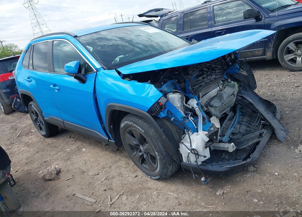 2021 TOYOTA RAV4 XLE VIN: 2T3P1RFV8MC144868