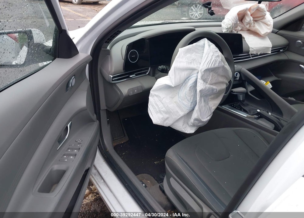 2024 HYUNDAI ELANTRA SEL VIN: KMHLM4DGXRU651847