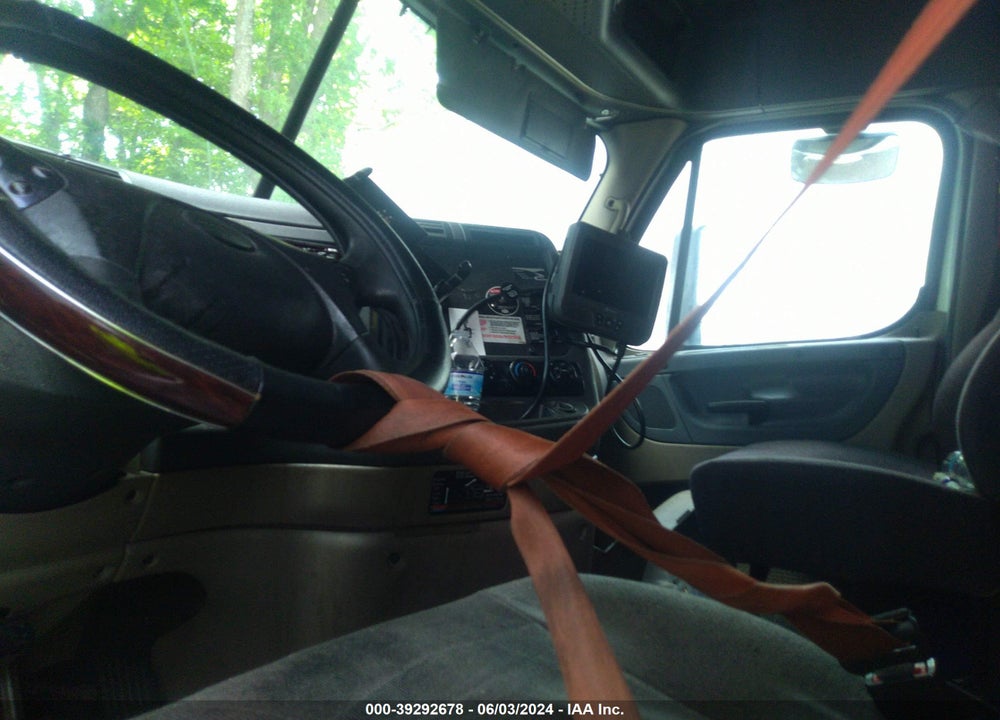 2018 FREIGHTLINER CASCADIA 113 VIN: 3AKJGHDV0JSJJ2301