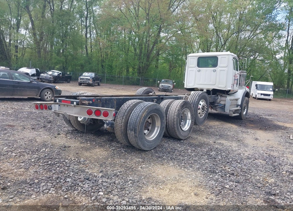 2018 WESTERN STAR 4900 SET BACK AXLE VIN: 5KKMALDV0JPJT8537