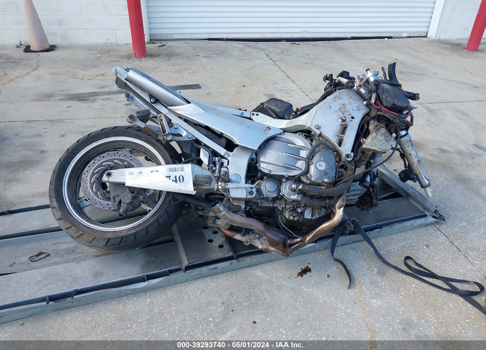 2004 YAMAHA FJR1300 VIN: JYARP07E34A002227