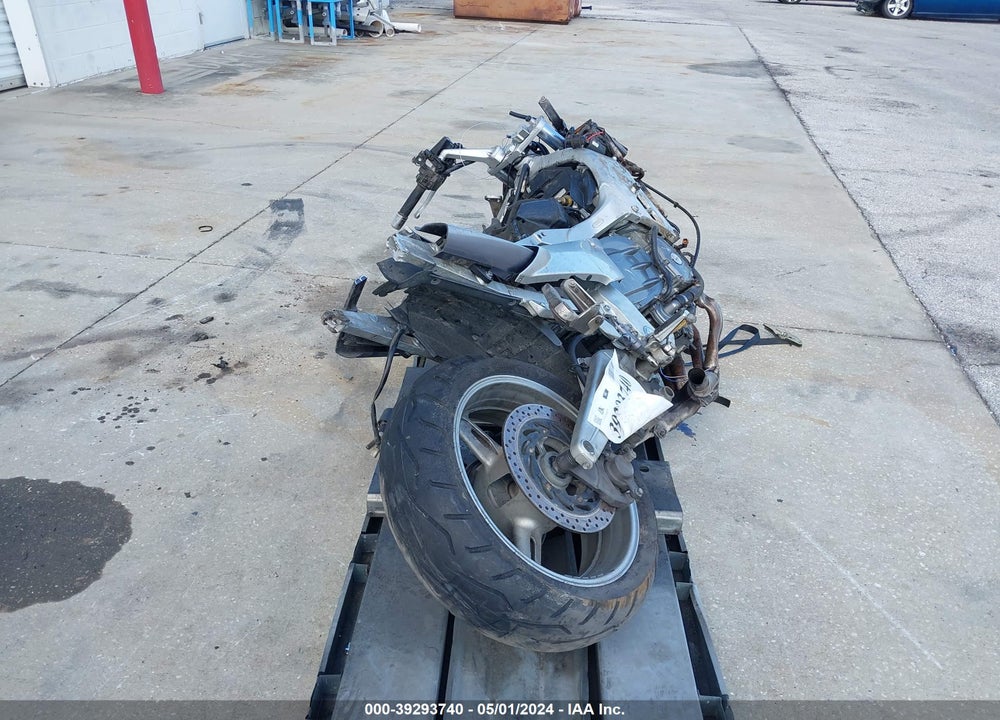 2004 YAMAHA FJR1300 VIN: JYARP07E34A002227