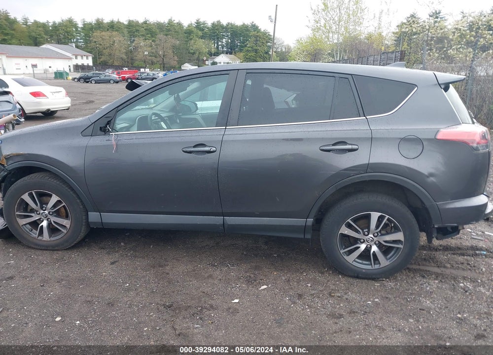 2018 TOYOTA RAV4 XLE VIN: 2T3RFREV4JW790222
