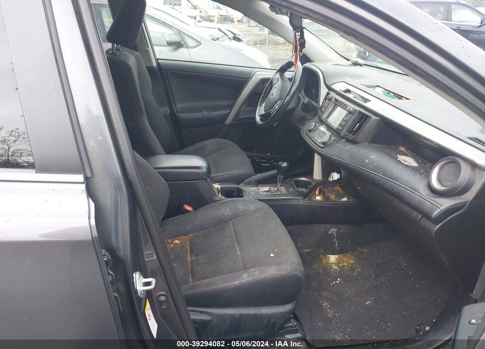 2018 TOYOTA RAV4 XLE VIN: 2T3RFREV4JW790222