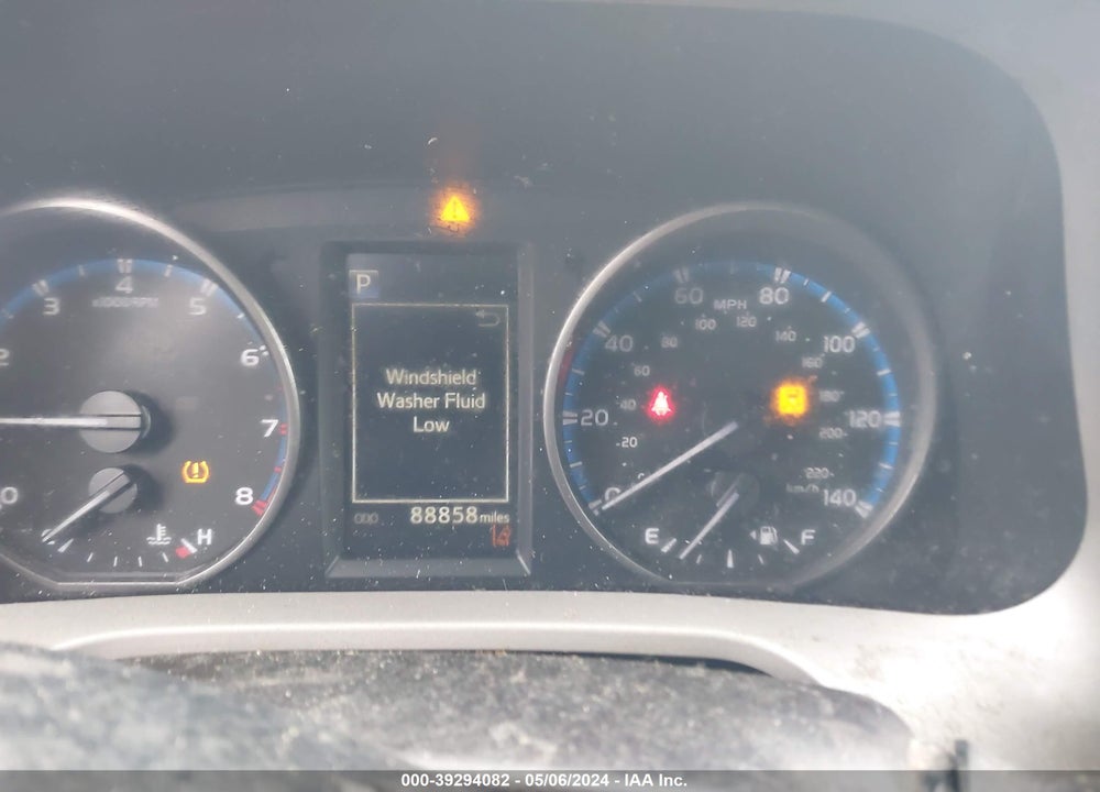 2018 TOYOTA RAV4 XLE VIN: 2T3RFREV4JW790222