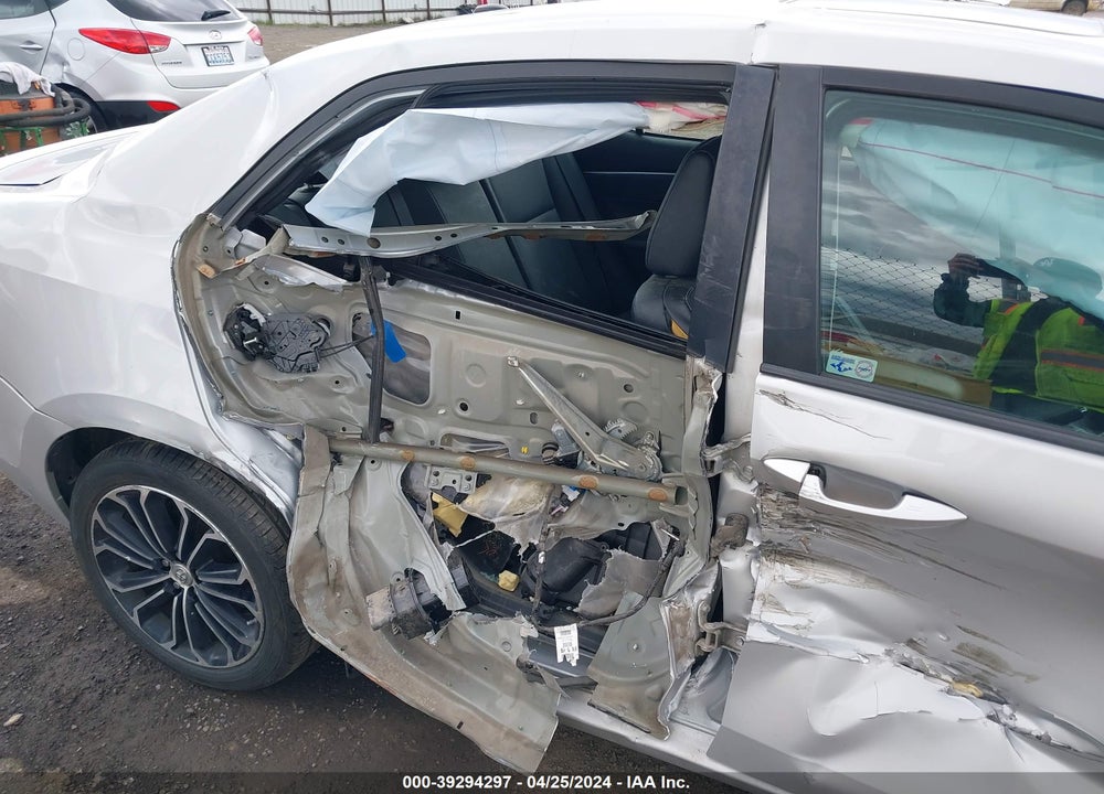 2014 TOYOTA COROLLA S PREMIUM VIN: 2T1BURHE0EC123957