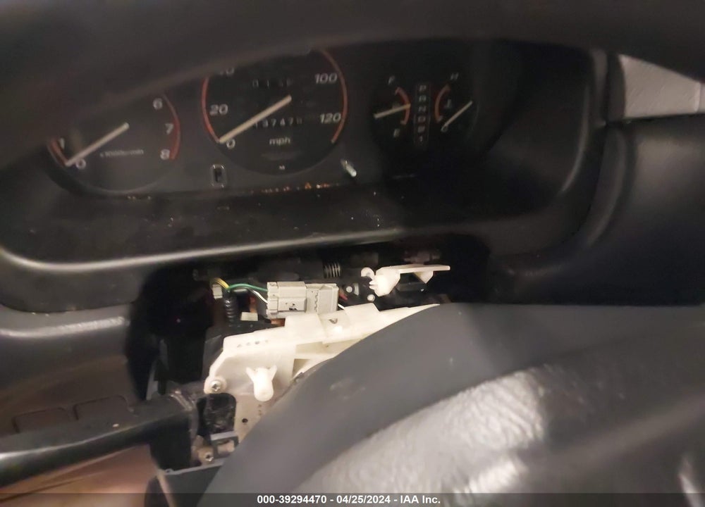 2001 HONDA CR-V LX VIN: JHLRD28421S014702