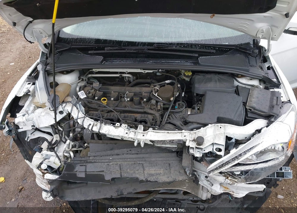 2015 FORD FOCUS SE VIN: 1FADP3F29FL216465