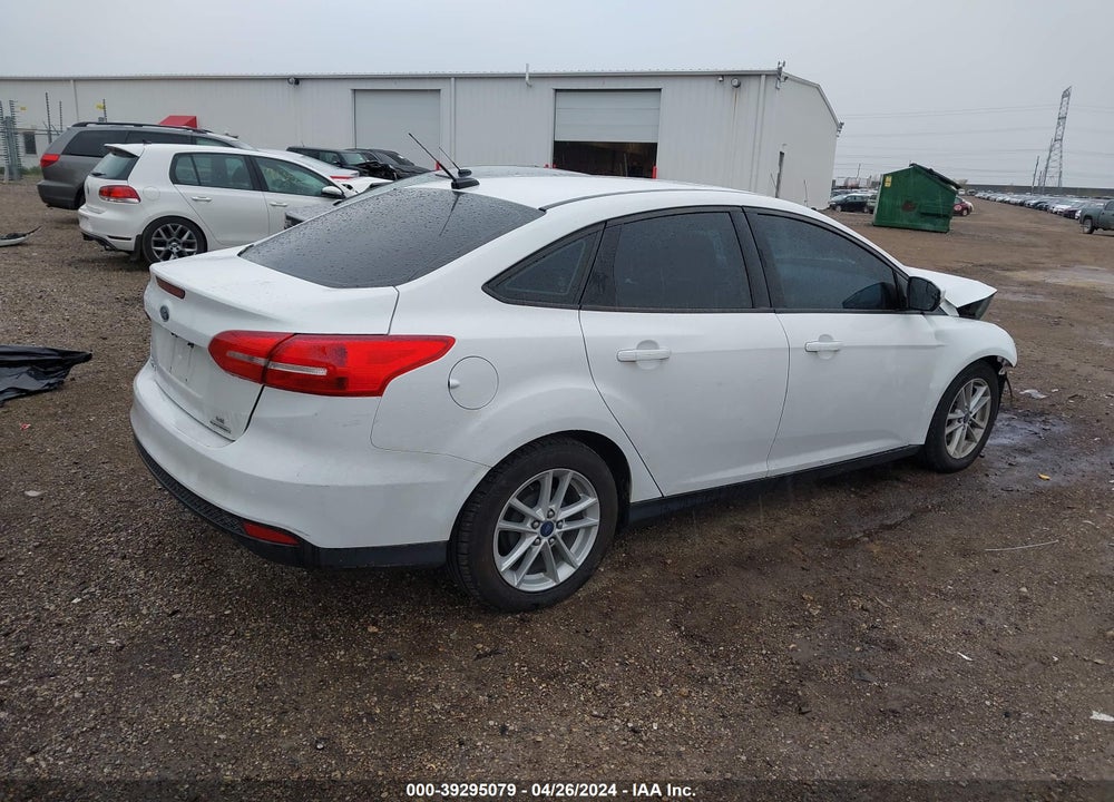 2015 FORD FOCUS SE VIN: 1FADP3F29FL216465