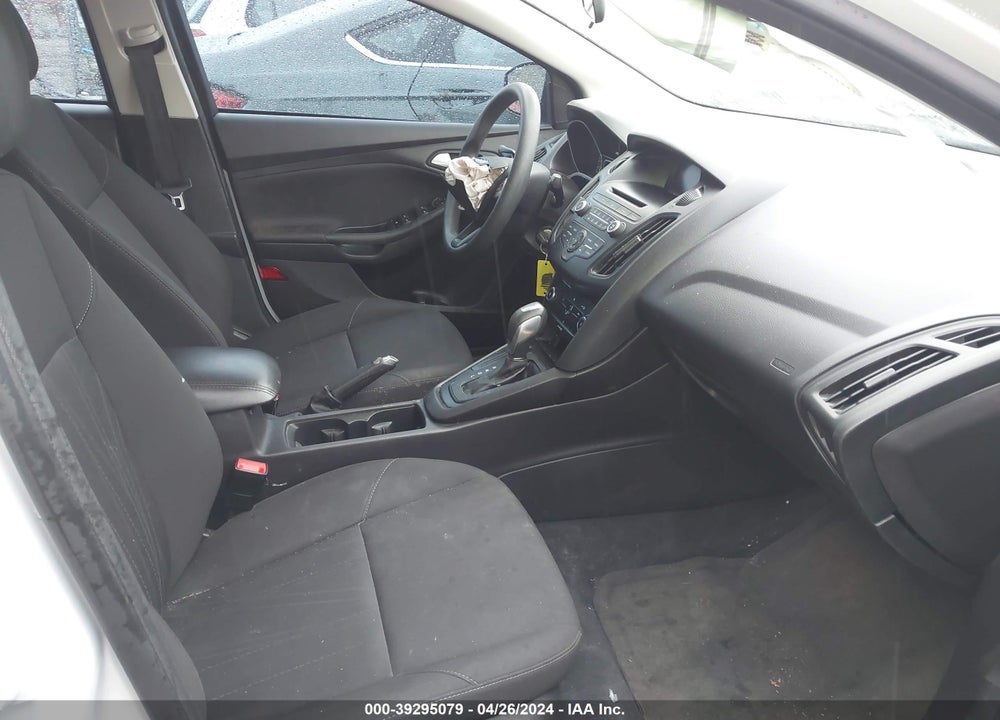 2015 FORD FOCUS SE VIN: 1FADP3F29FL216465