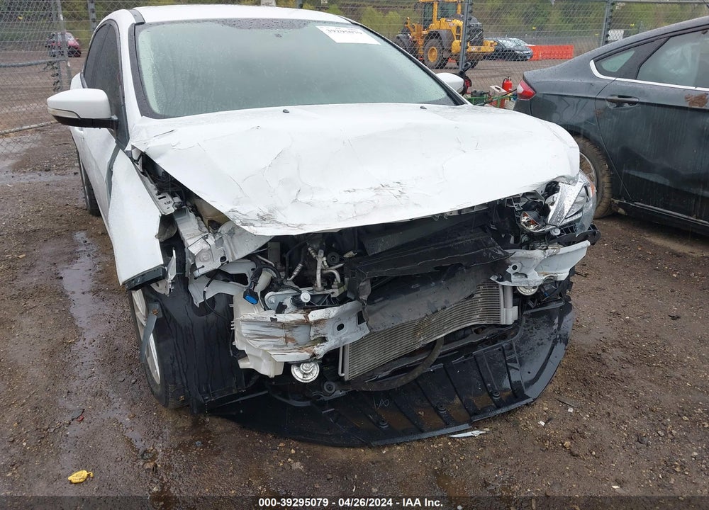 2015 FORD FOCUS SE VIN: 1FADP3F29FL216465