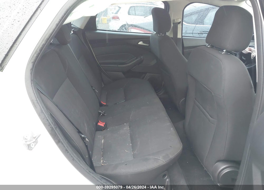 2015 FORD FOCUS SE VIN: 1FADP3F29FL216465