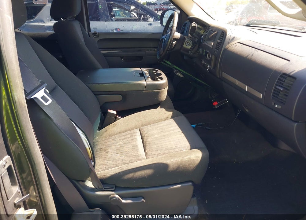2011 CHEVROLET SILVERADO 1500 LT VIN: 1GCRKSE33BZ227567