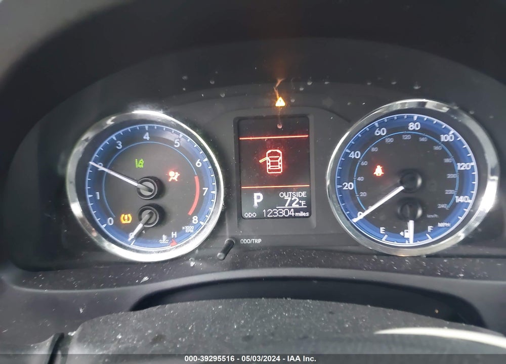 2018 TOYOTA COROLLA VIN: 5YFBURHE3JP792802