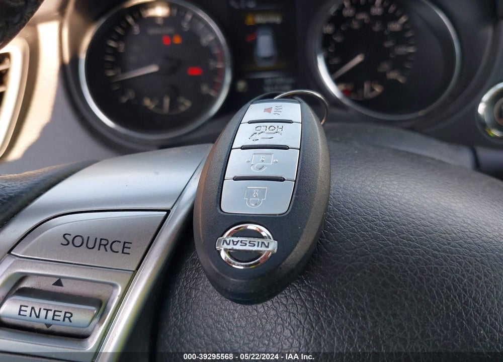 2015 NISSAN ROGUE SL VIN: 5N1AT2MV2FC772998