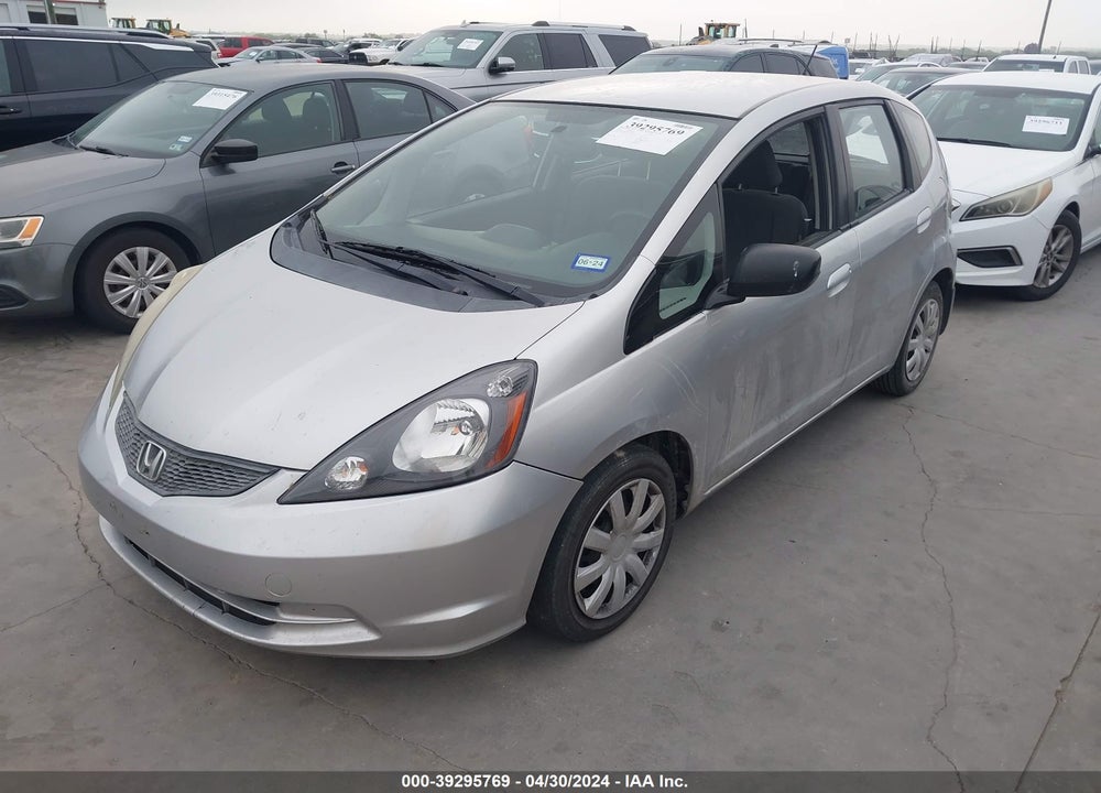 2011 HONDA FIT VIN: JHMGE8H39BC028215