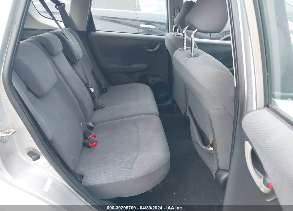 2011 HONDA FIT VIN: JHMGE8H39BC028215