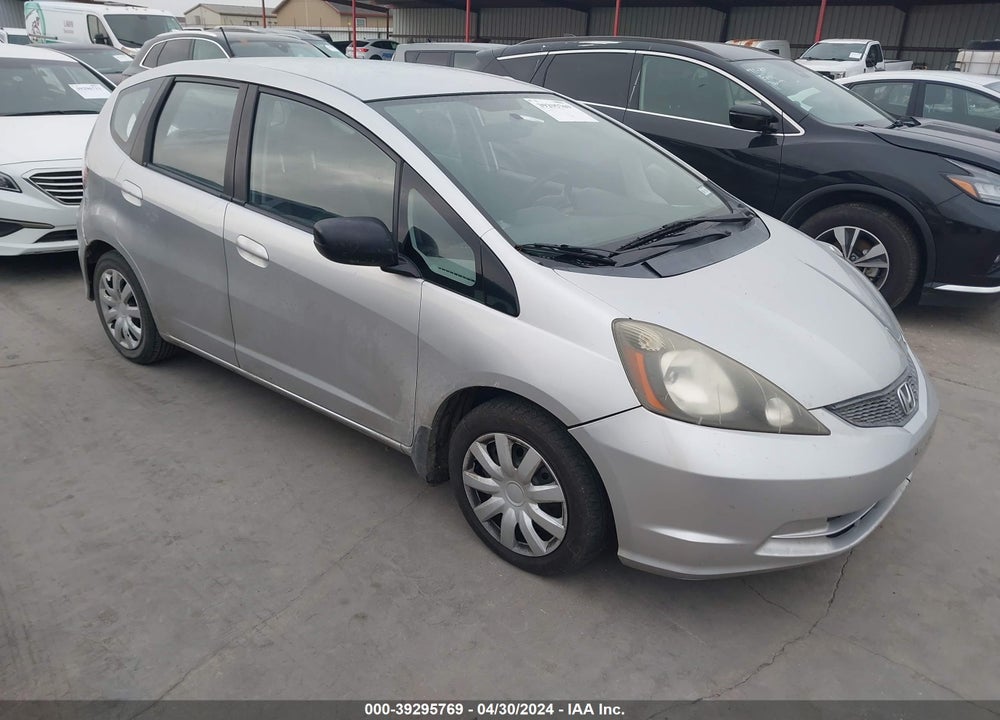 2011 HONDA FIT VIN: JHMGE8H39BC028215
