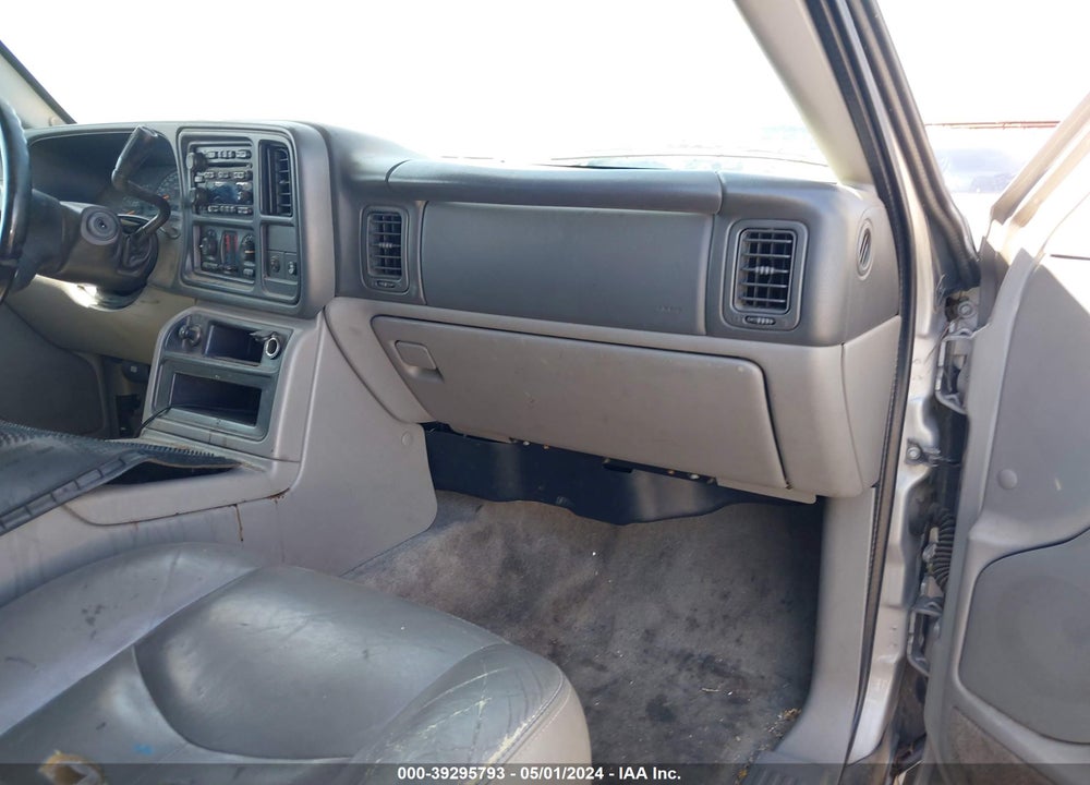 2005 CHEVROLET SUBURBAN 1500 LS VIN: 3GNEC16Z25G253761