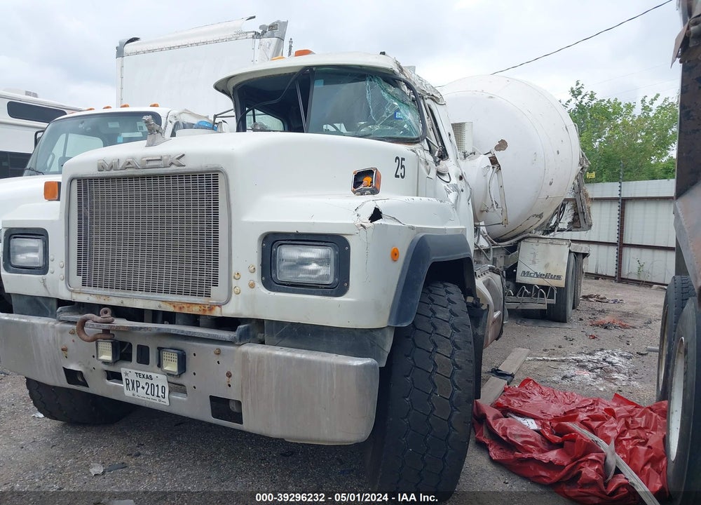 1999 MACK RD690S RD600 VIN: 1M2P264CXXM028810