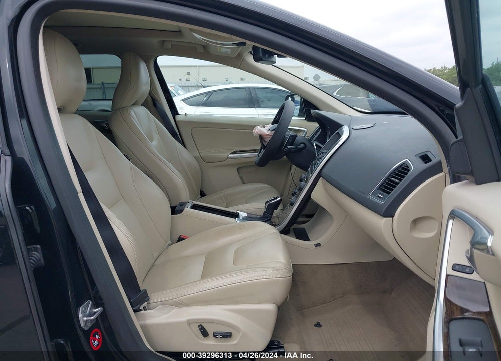 2014 VOLVO XC60 T6/T6 PLATINUM/T6 PREMIER PLUS/T6 R-DESIGN/T6 R-DESIGN PLATINUM/T6 R-DESIGN PREMIER PLUS VIN: YV4902DZ6E2535922