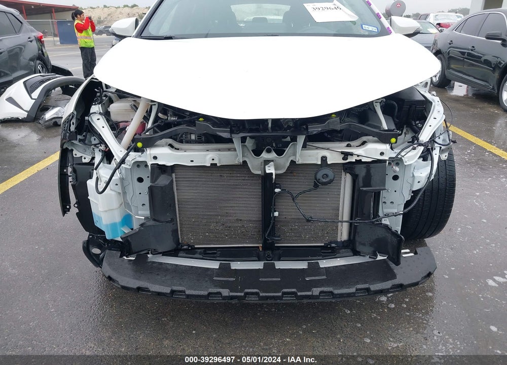 2021 TOYOTA C-HR XLE VIN: JTNKHMBX2M1117013