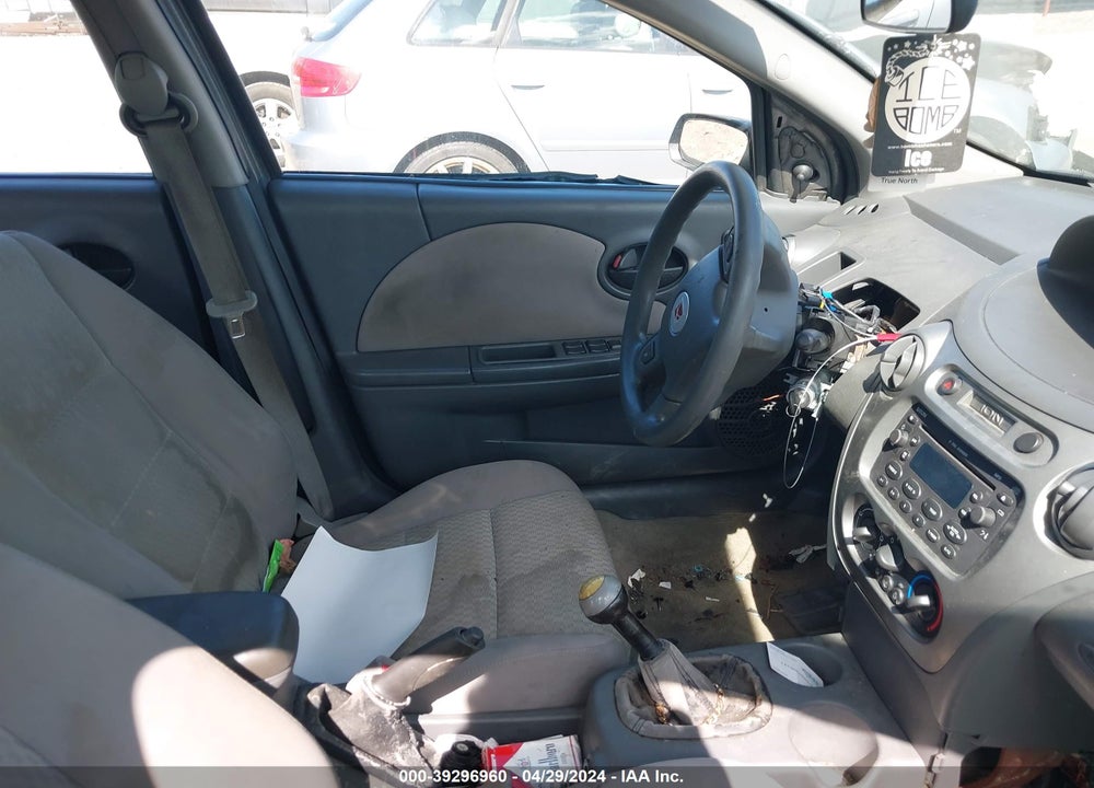 2005 SATURN ION 2 VIN: 1G8AZ52F85Z163565