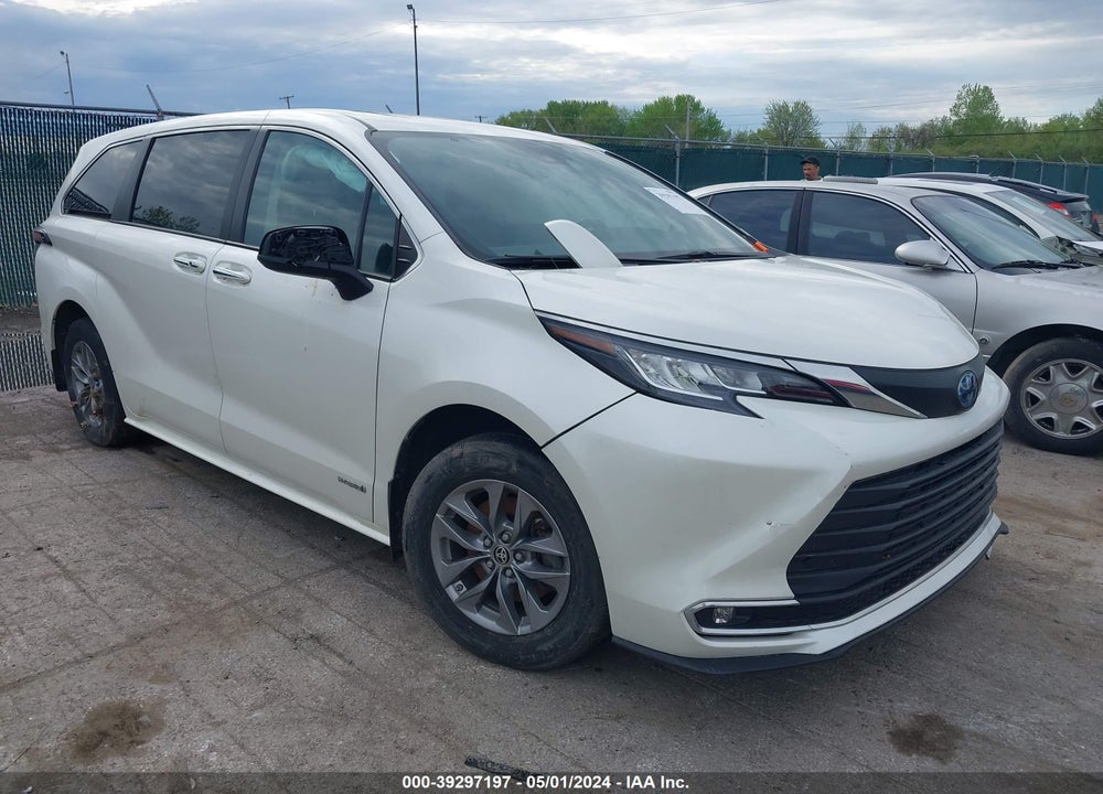 2021 TOYOTA SIENNA XLE VIN: 5TDYRKEC7MS041168