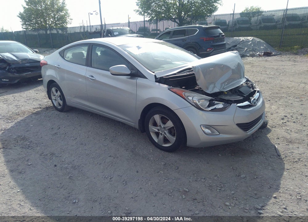 2013 HYUNDAI ELANTRA GLS VIN: KMHDH4AE2DU930908