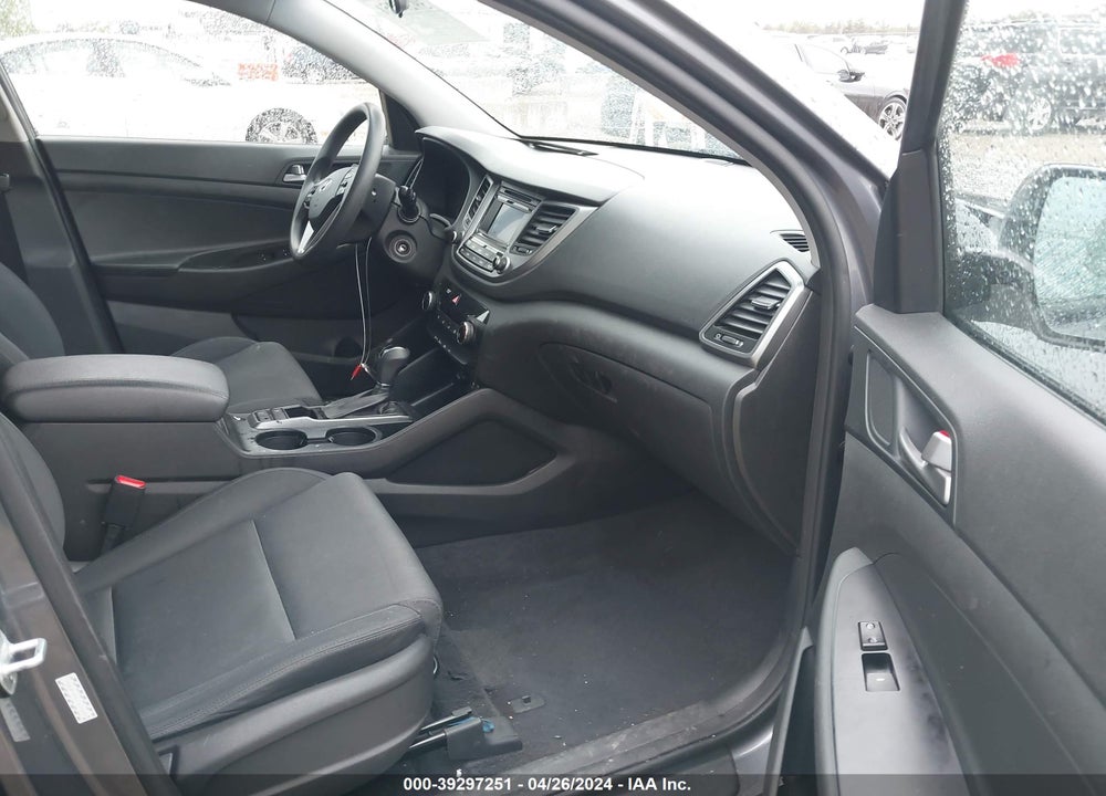 2018 HYUNDAI TUCSON SE VIN: KM8J2CA48JU677949