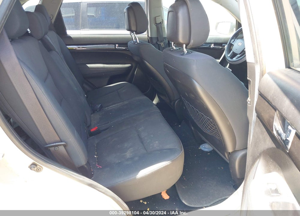 2011 KIA SORENTO LX VIN: 5XYKT3A14BG078626