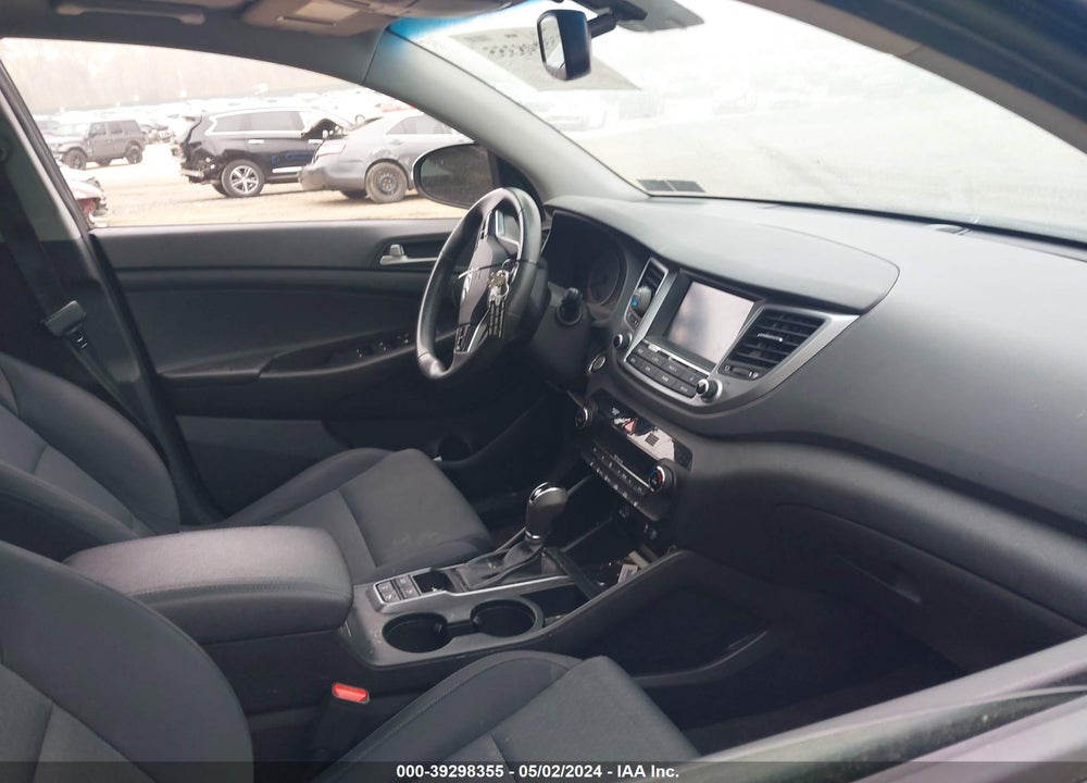 2018 HYUNDAI TUCSON VALUE VIN: KM8J3CA26JU814317