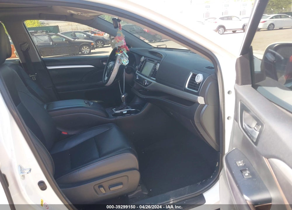 2017 TOYOTA HIGHLANDER XLE VIN: 5TDJZRFH2HS369981