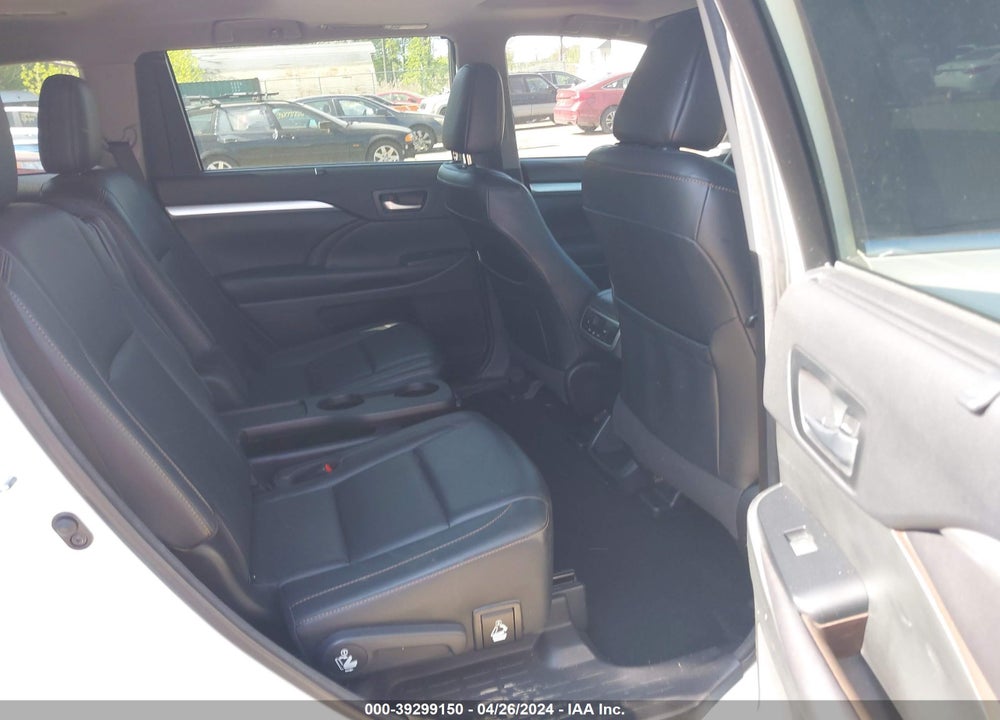 2017 TOYOTA HIGHLANDER XLE VIN: 5TDJZRFH2HS369981