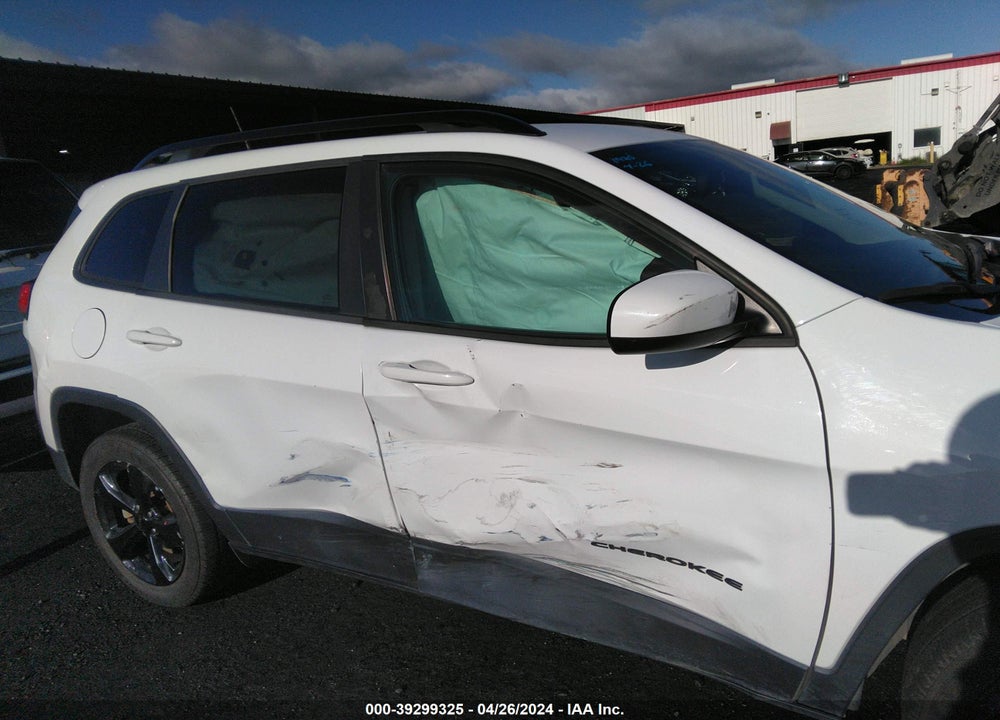 2018 JEEP CHEROKEE LATITUDE FWD VIN: 1C4PJLCBXJD560919
