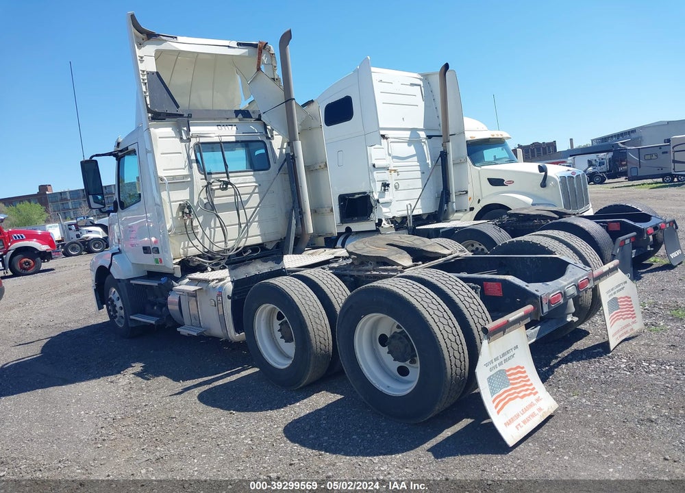 2018 VOLVO VNL VIN: 4V4NC9EH2JN892115