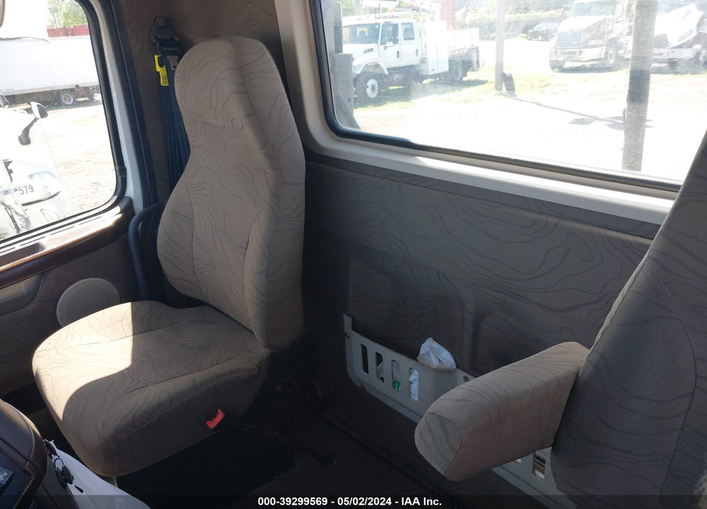 2018 VOLVO VNL VIN: 4V4NC9EH2JN892115