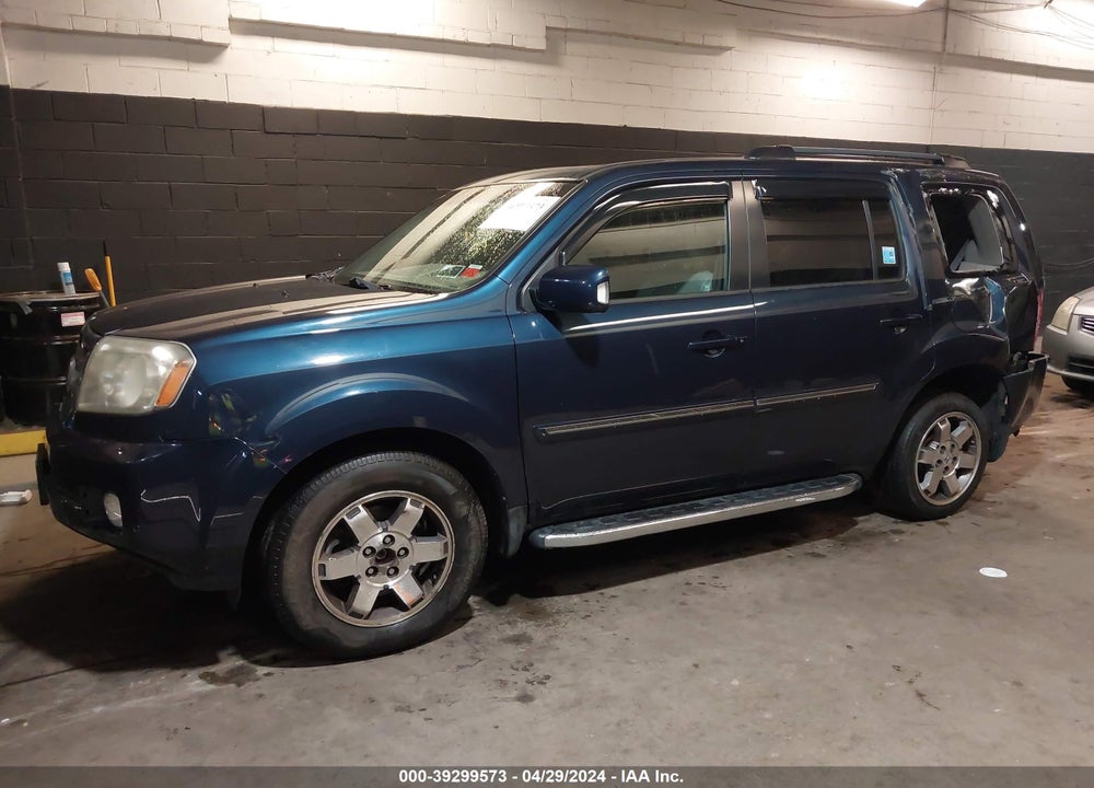 2011 HONDA PILOT TOURING VIN: 5FNYF4H99BB070676
